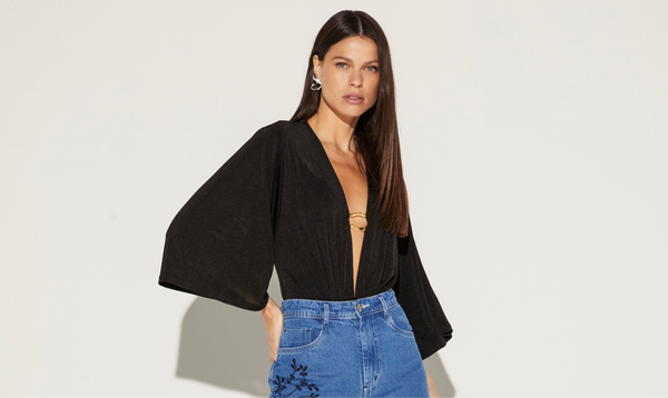 BODY FEMININO DECOTE FUNDO ONÇA PRETA