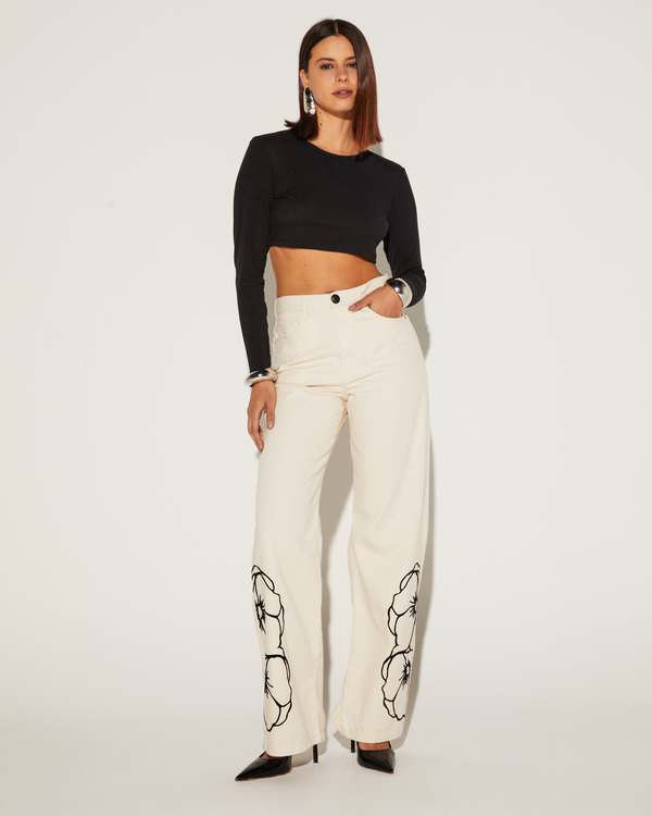 CALÇA FEMININA WIDELEG APLICAÇÃO JEANS ONÇA PRETA