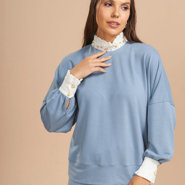 Blusa Moletom Imperatriz com bordados manuais